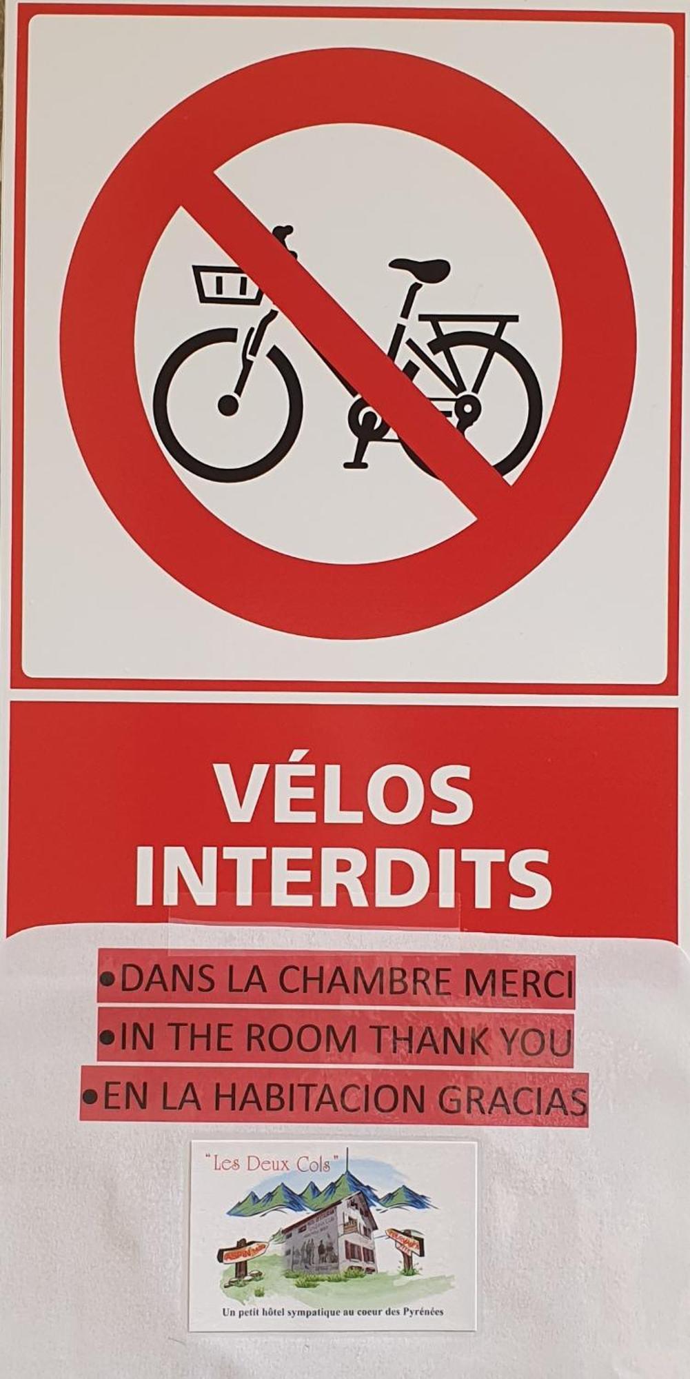 Hotel Les Deux Cols Sainte-Marie-de-Campan Eksteriør billede