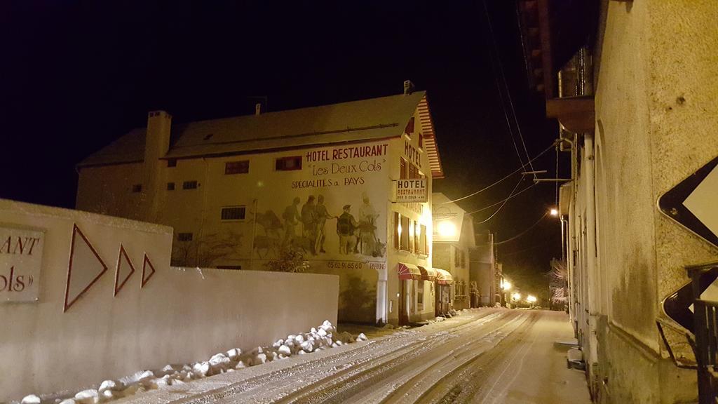 Hotel Les Deux Cols Sainte-Marie-de-Campan Eksteriør billede